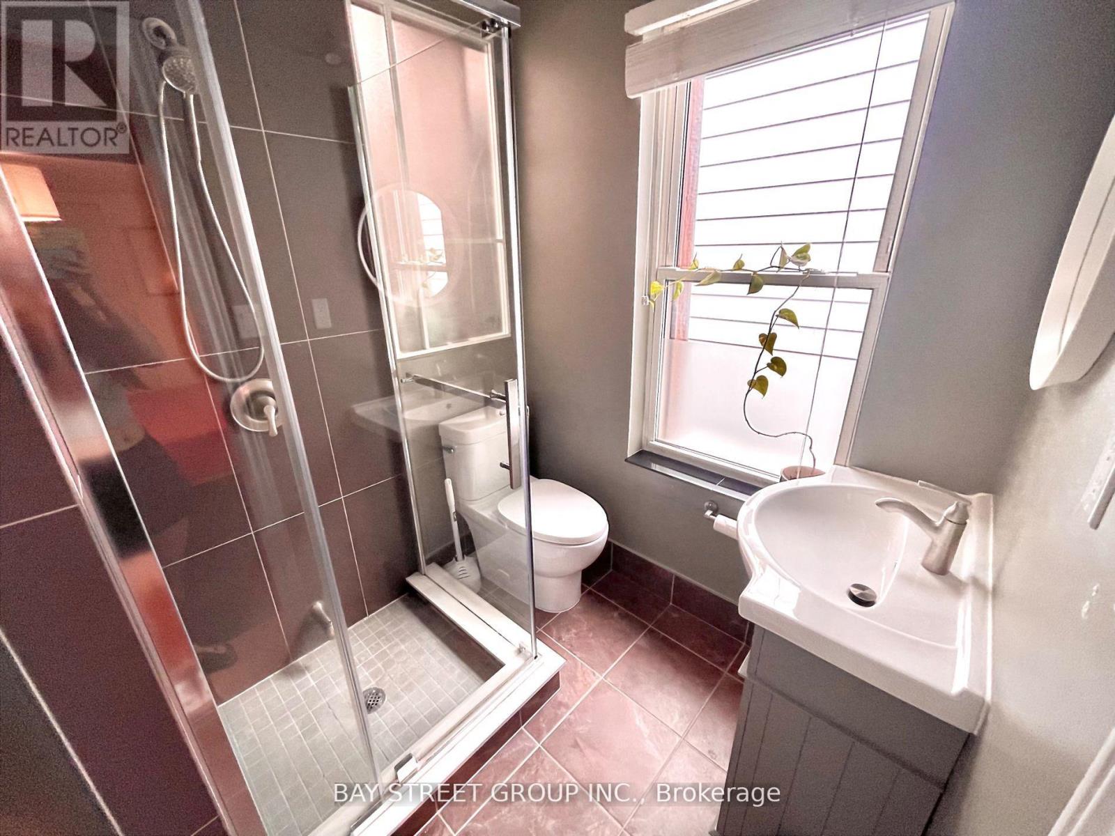 105 Massey Street, Toronto (Niagara), Ontario  M6J 2T5 - Photo 15 - C12852404