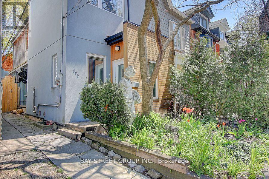 105 Massey Street, Toronto (Niagara), Ontario  M6J 2T5 - Photo 4 - C12852404