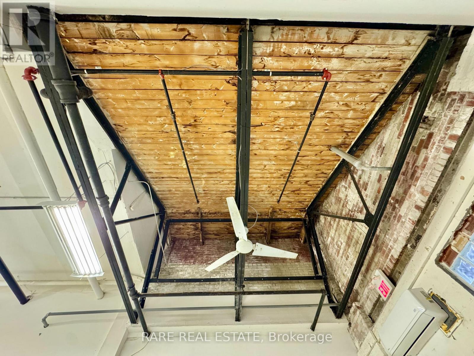 135 - 163 Sterling Road, Toronto (Dufferin Grove), Ontario  M6R 2B2 - Photo 10 - C12852418