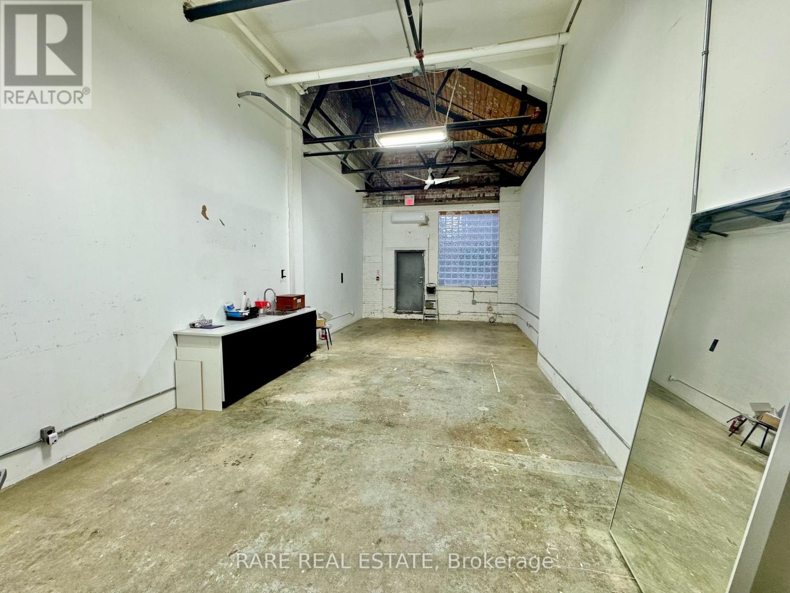 135 - 163 Sterling Road, Toronto (Dufferin Grove), Ontario  M6R 2B2 - Photo 5 - C12852418