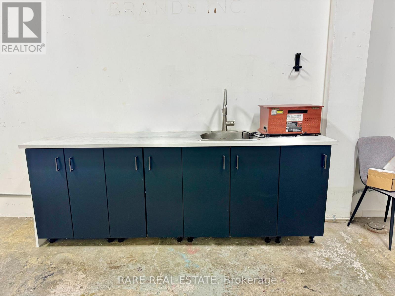 135 - 163 Sterling Road, Toronto (Dufferin Grove), Ontario  M6R 2B2 - Photo 8 - C12852418