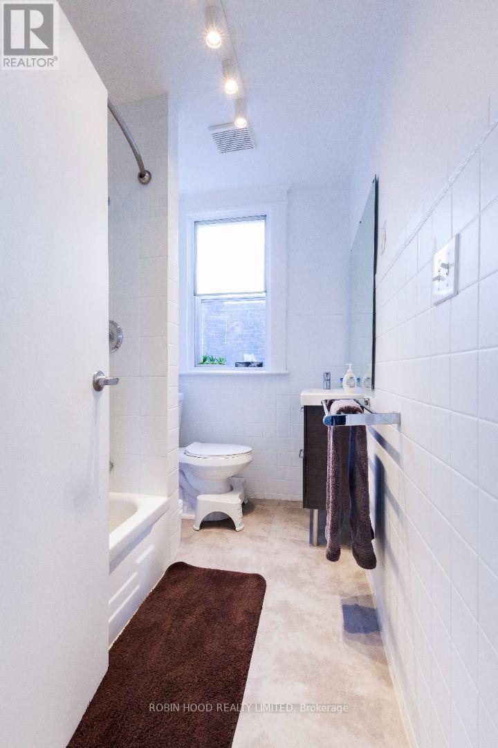 Unit 3 - 1 Beatrice Street, Toronto (Trinity-Bellwoods), Ontario  M6J 2T2 - Photo 8 - C12852422