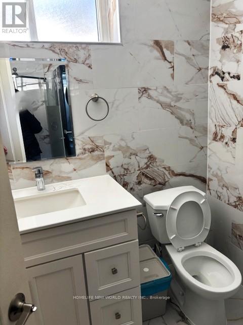 1 Ottawa Court, Aurora (Aurora Heights), Ontario  L4G 2Y6 - Photo 4 - N12852444