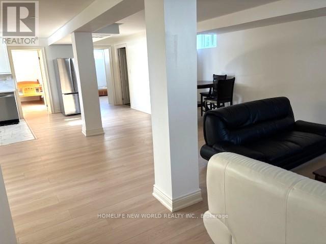 1 Ottawa Court, Aurora (Aurora Heights), Ontario  L4G 2Y6 - Photo 5 - N12852444