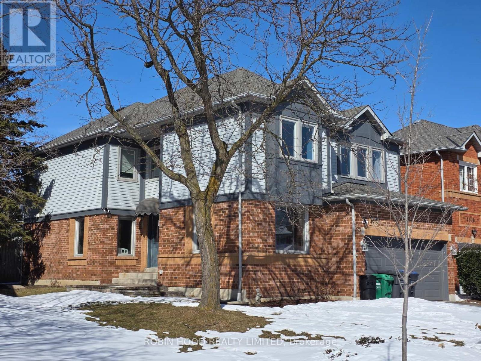 - 4915 Natkarni Crescent, Mississauga (East Credit), Ontario  L5V 1L5 - Photo 2 - W12852374