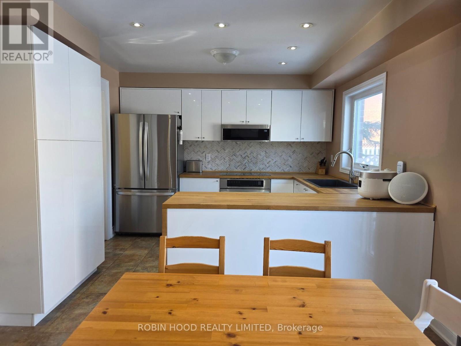 - 4915 Natkarni Crescent, Mississauga (East Credit), Ontario  L5V 1L5 - Photo 5 - W12852374