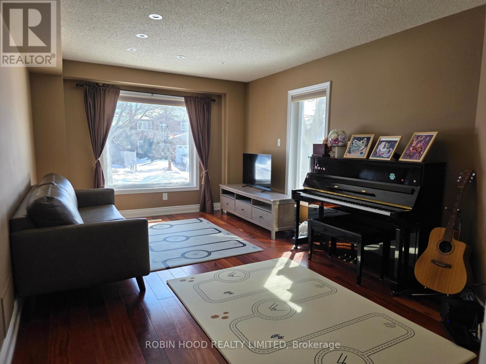 - 4915 Natkarni Crescent, Mississauga (East Credit), Ontario  L5V 1L5 - Photo 6 - W12852374