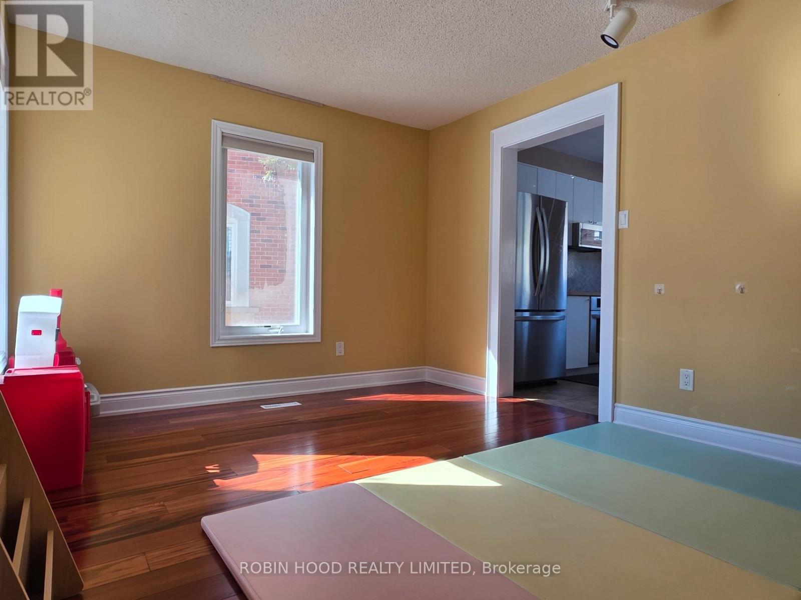 - 4915 Natkarni Crescent, Mississauga (East Credit), Ontario  L5V 1L5 - Photo 8 - W12852374