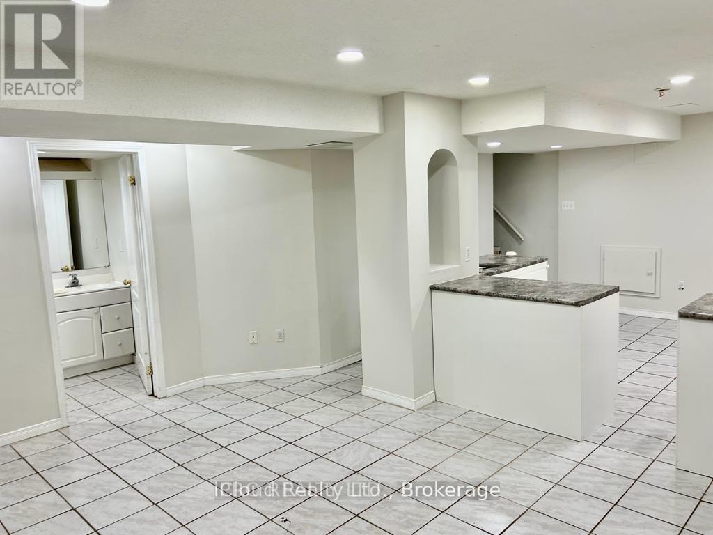 3755 Althorpe- Basement Circle, Mississauga (Lisgar), Ontario  L5N 7G4 - Photo 5 - W12852384