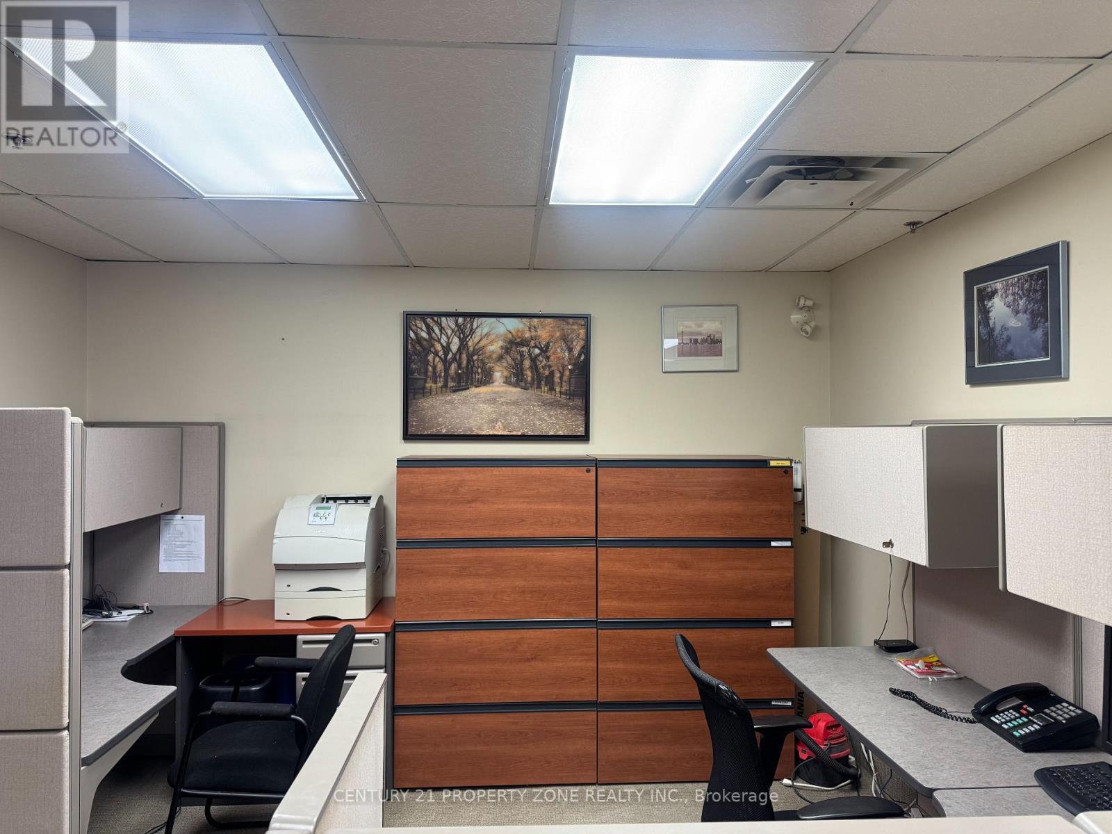 102 Lakeshore Road E, Oakville (Oo Old Oakville), Ontario  L6J 2Z4 - Photo 7 - W12852398