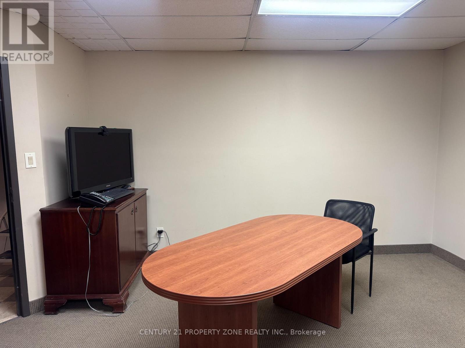 102 Lakeshore Road E, Oakville (Oo Old Oakville), Ontario  L6J 2Z4 - Photo 9 - W12852398