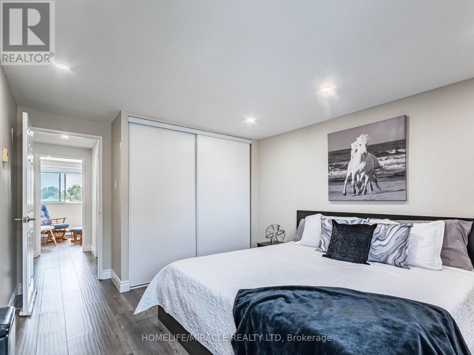 124 - 180 Mississauga Valley Boulevard, Mississauga (Mississauga Valleys), Ontario  L5A 3M2 - Photo 18 - W12852400