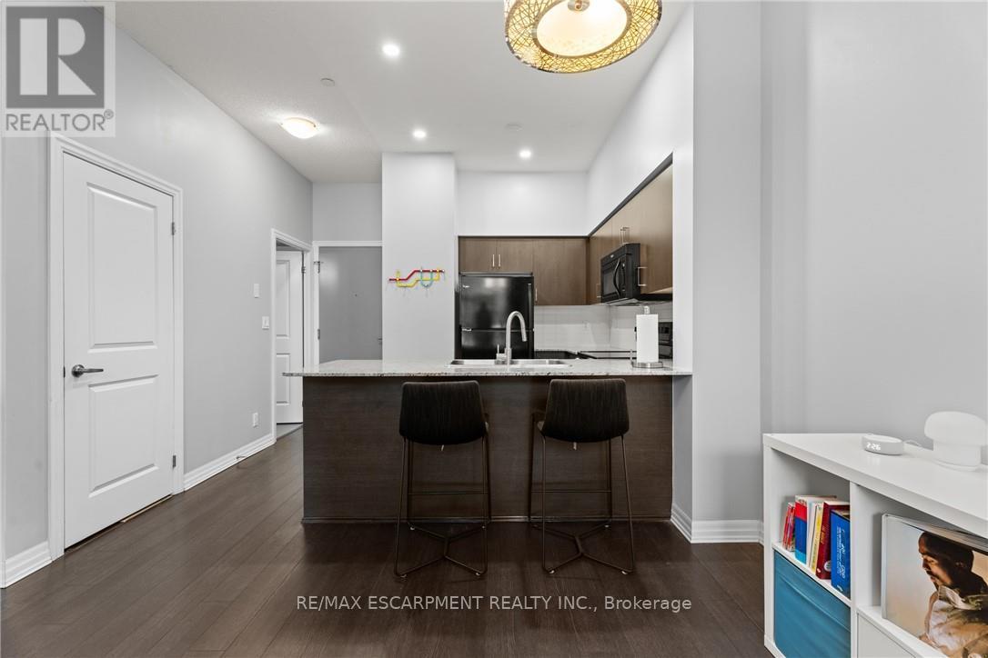 104 - 80 Esther Lorrie Drive, Toronto (West Humber-Clairville), Ontario  M9W 0C6 - Photo 11 - W12852410