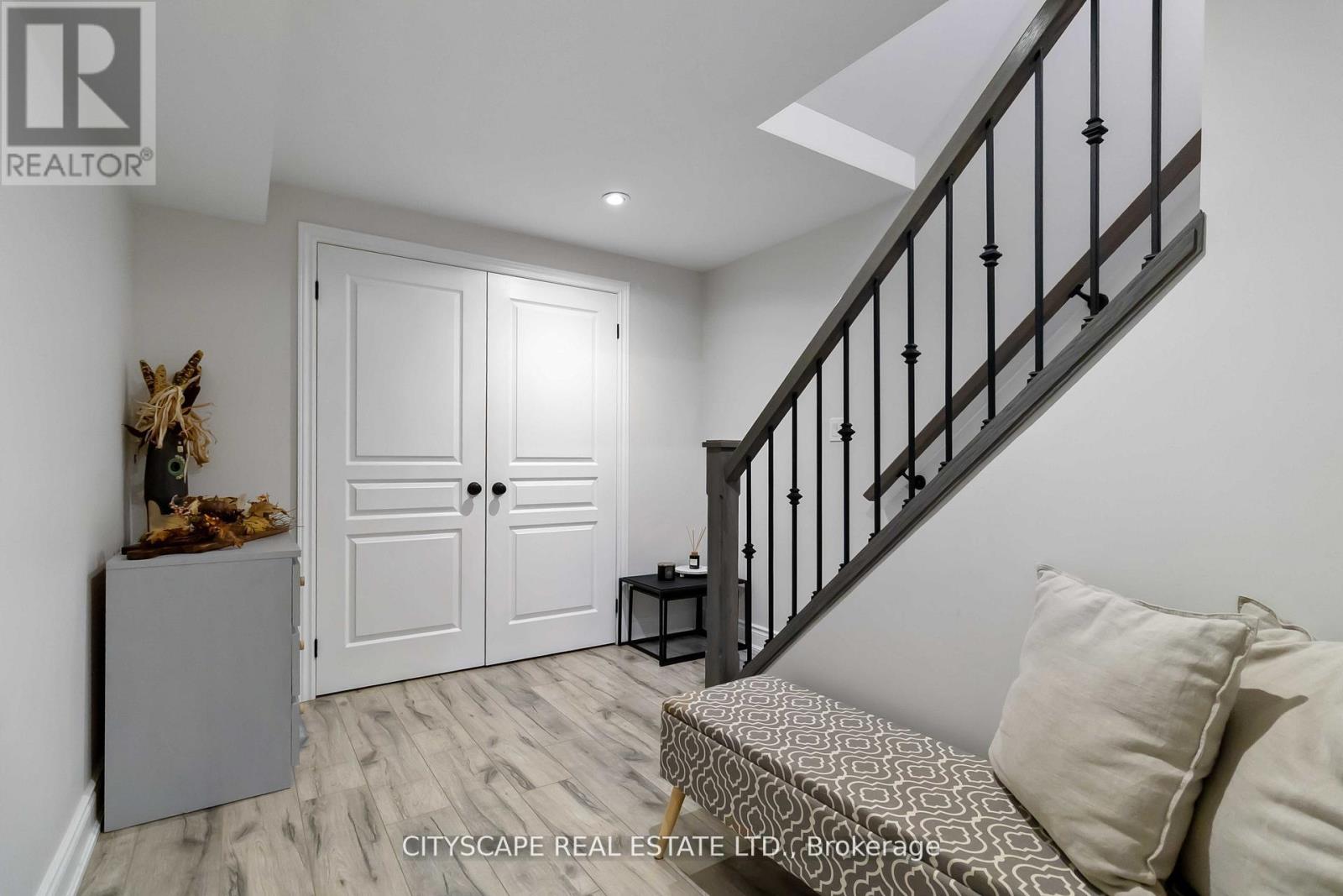 4269 Vivaldi Road, Burlington (Alton), Ontario  L7M 0N4 - Photo 32 - W12852414