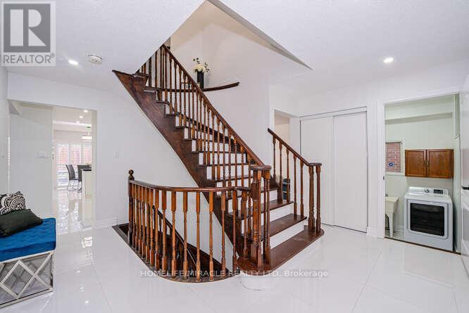 14 Conover Court, Brampton (Brampton South), Ontario  L6Y 3J5 - Photo 5 - W12852420