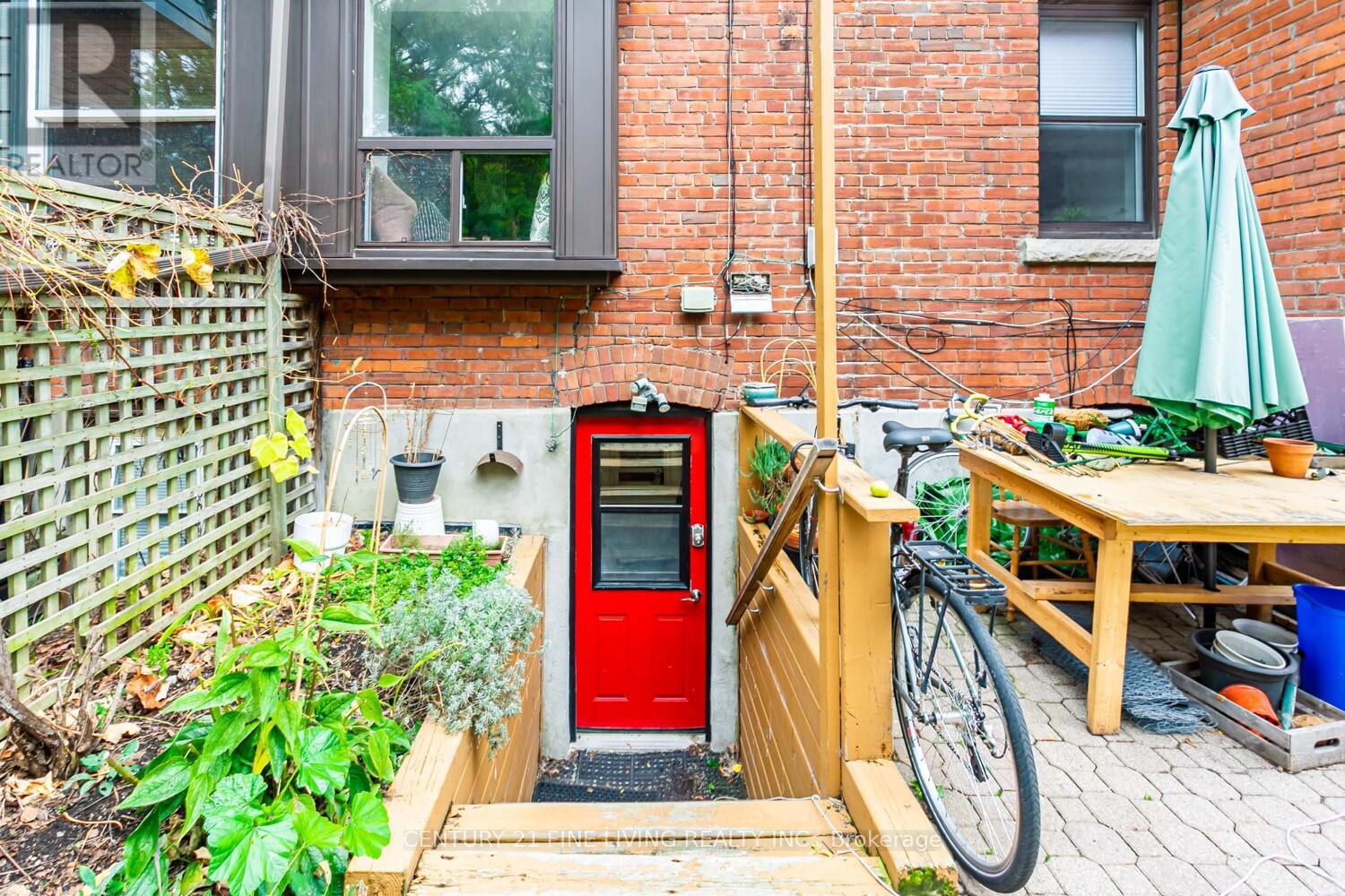 164 Sunnyside Avenue, Toronto (High Park-Swansea), Ontario  M6R 2P6 - Photo 41 - W12852430