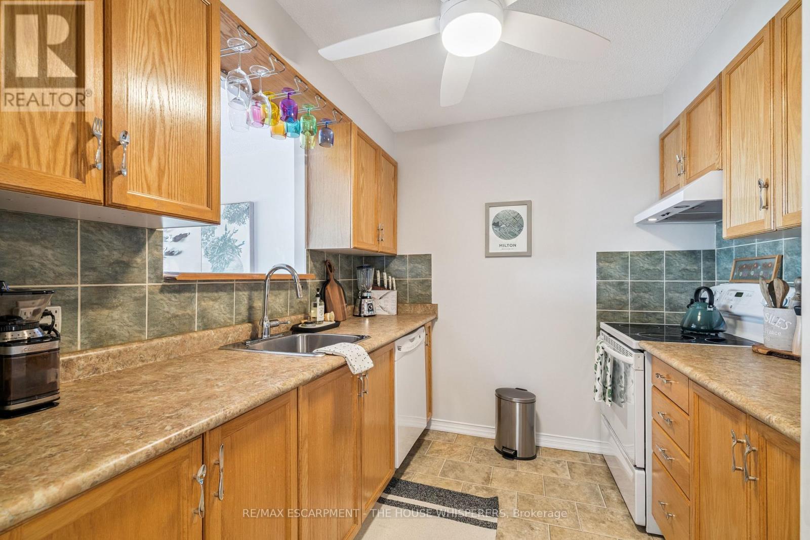 701 - 100 Millside Drive, Milton, Ontario  L9T 5E2 - Photo 11 - W12852436