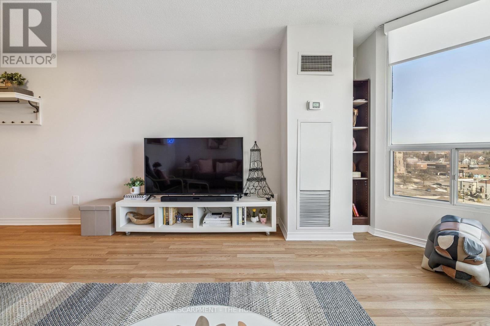 701 - 100 Millside Drive, Milton, Ontario  L9T 5E2 - Photo 23 - W12852436