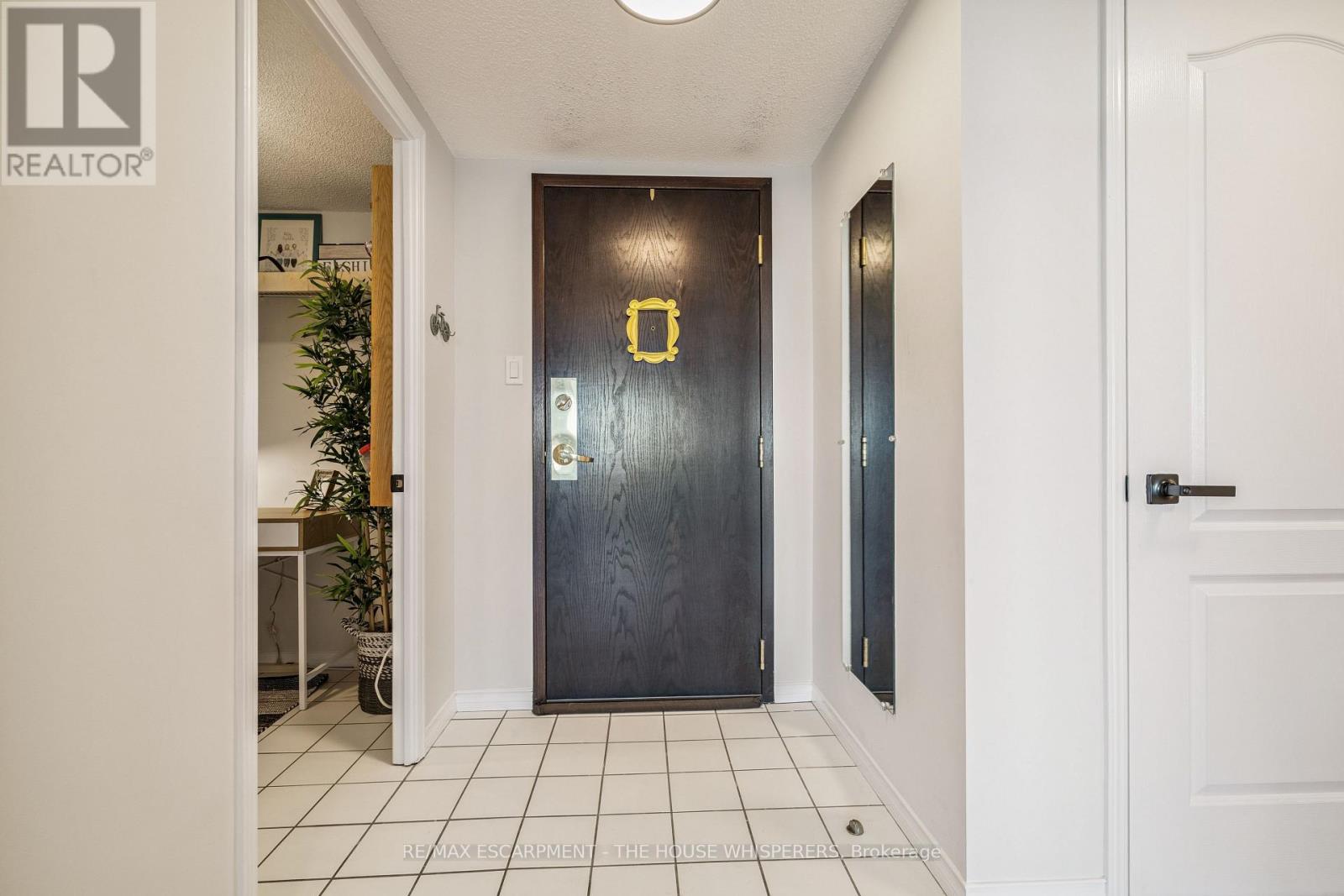 701 - 100 Millside Drive, Milton, Ontario  L9T 5E2 - Photo 7 - W12852436