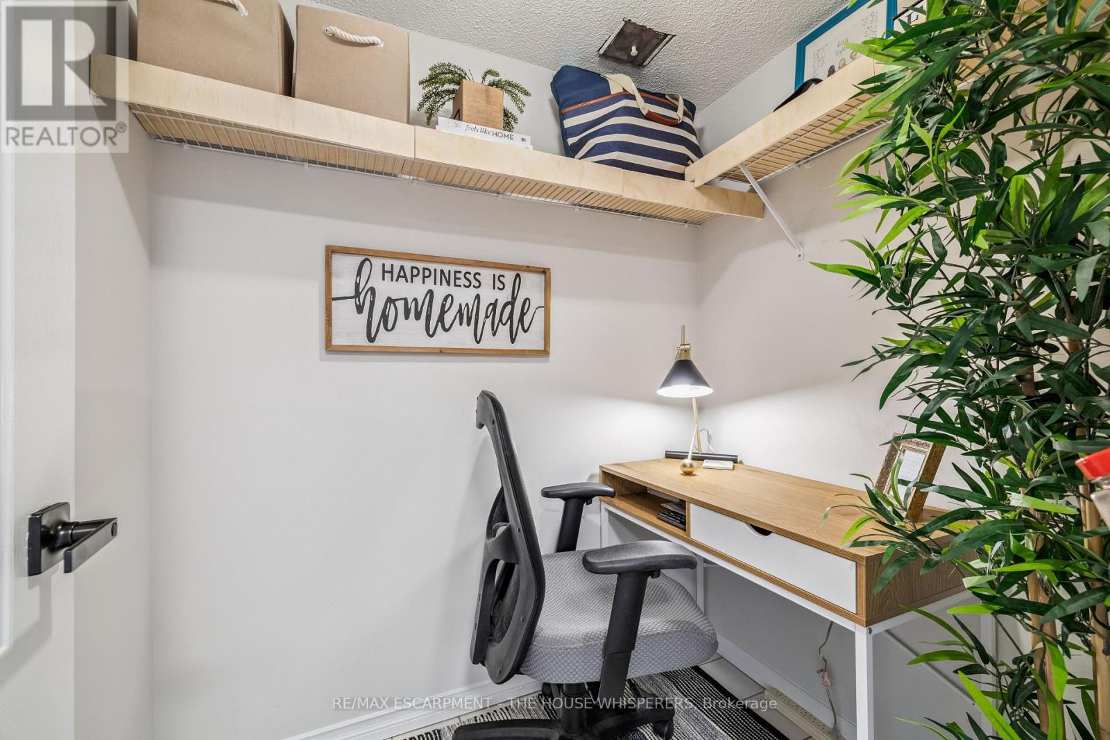 701 - 100 Millside Drive, Milton, Ontario  L9T 5E2 - Photo 9 - W12852436