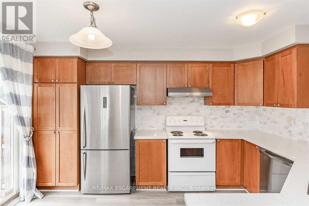 803 Mckay Crescent, Milton (Be Beaty), Ontario  L9T 6L1 - Photo 11 - W12852440