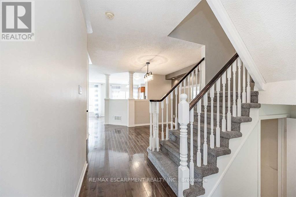 803 Mckay Crescent, Milton (Be Beaty), Ontario  L9T 6L1 - Photo 3 - W12852440