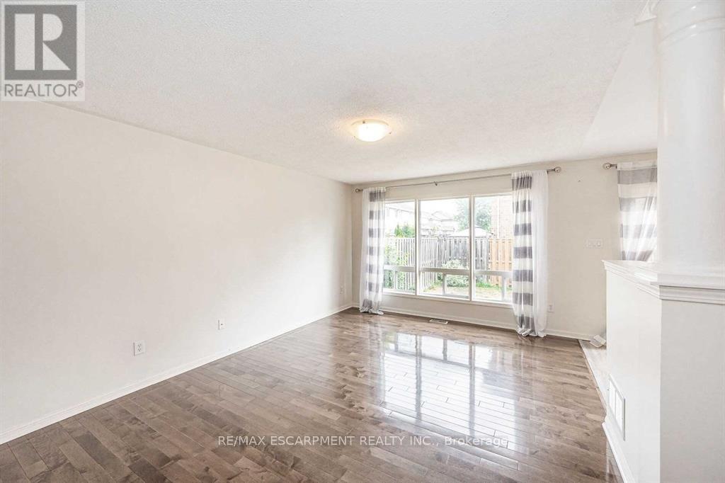 803 Mckay Crescent, Milton (Be Beaty), Ontario  L9T 6L1 - Photo 7 - W12852440