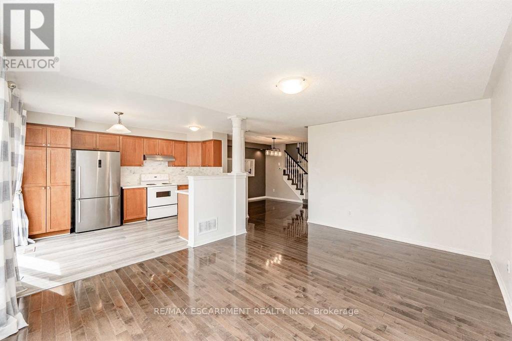 803 Mckay Crescent, Milton (Be Beaty), Ontario  L9T 6L1 - Photo 8 - W12852440