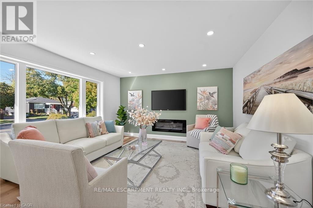 1 - 175 East 45th Street, Hamilton (Hampton Heights), Ontario  L8T 3K4 - Photo 10 - X12852378