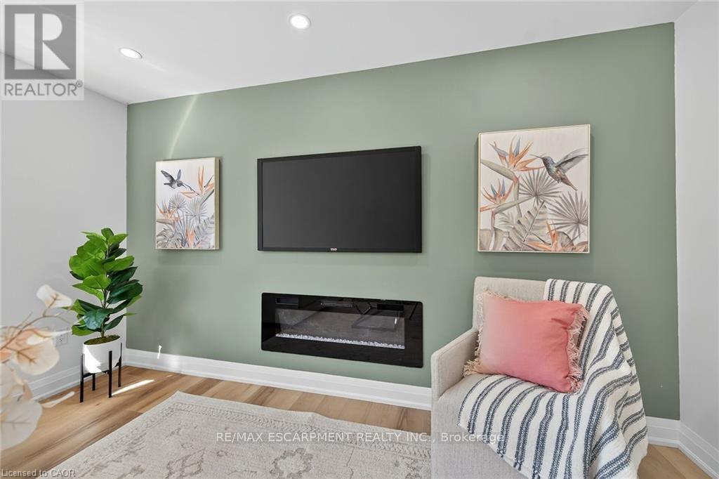 1 - 175 East 45th Street, Hamilton (Hampton Heights), Ontario  L8T 3K4 - Photo 12 - X12852378