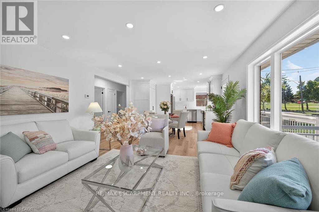 1 - 175 East 45th Street, Hamilton (Hampton Heights), Ontario  L8T 3K4 - Photo 13 - X12852378