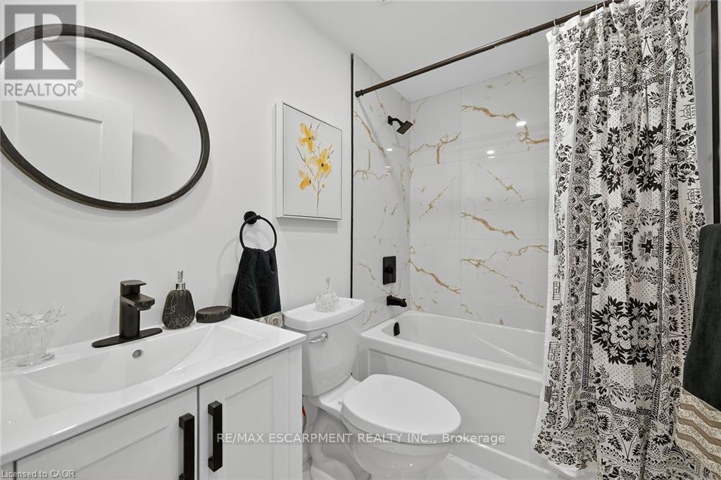 1 - 175 East 45th Street, Hamilton (Hampton Heights), Ontario  L8T 3K4 - Photo 18 - X12852378