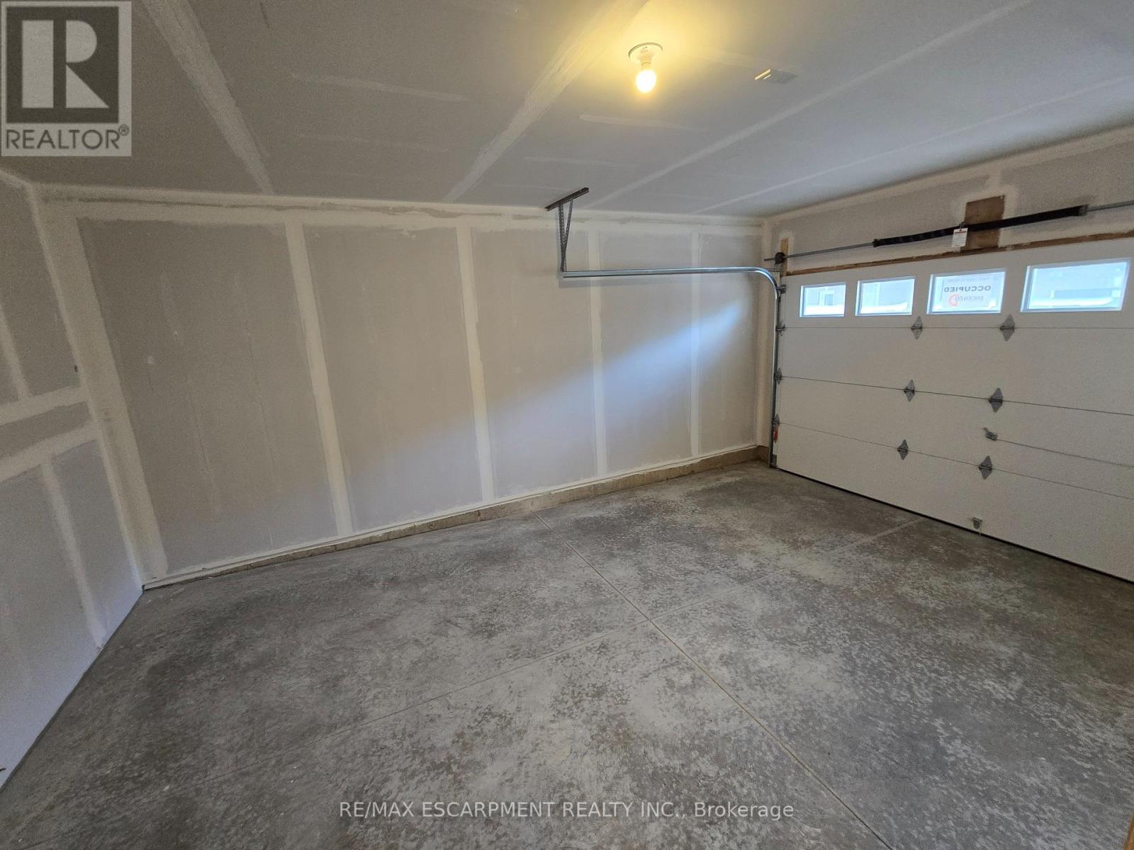 5 - 205 Thames Way, Hamilton (Mount Hope), Ontario  L0R 1W0 - Photo 8 - X12852406