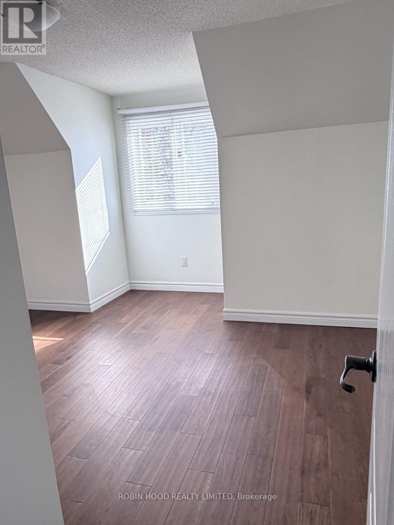 42 Hands Drive, Guelph (Kortright East), Ontario  N1G 3H3 - Photo 19 - X12852412