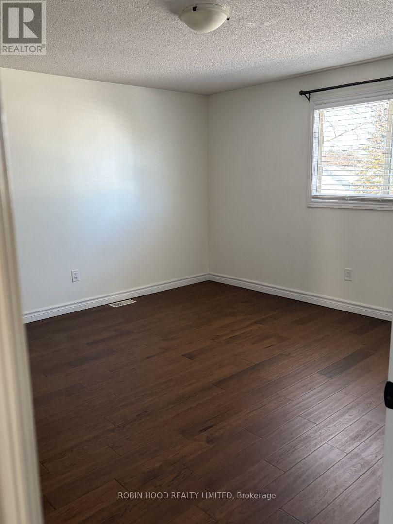 42 Hands Drive, Guelph (Kortright East), Ontario  N1G 3H3 - Photo 21 - X12852412