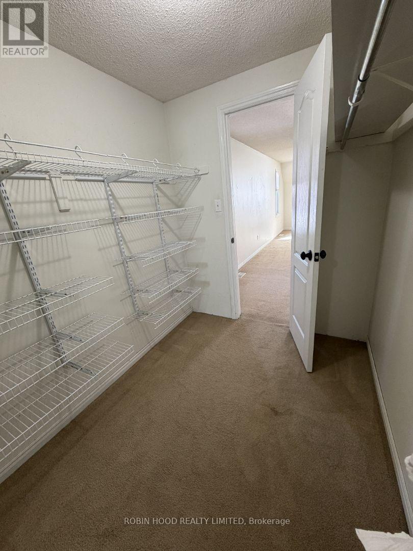 42 Hands Drive, Guelph (Kortright East), Ontario  N1G 3H3 - Photo 24 - X12852412