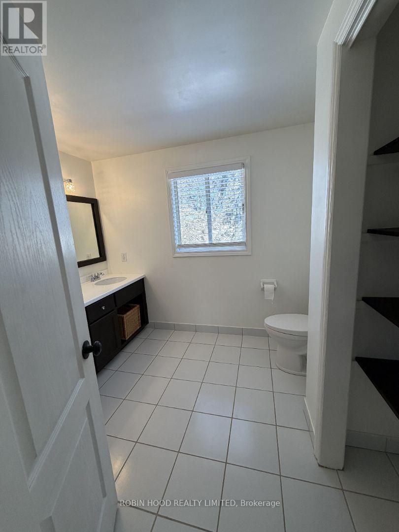 42 Hands Drive, Guelph (Kortright East), Ontario  N1G 3H3 - Photo 25 - X12852412