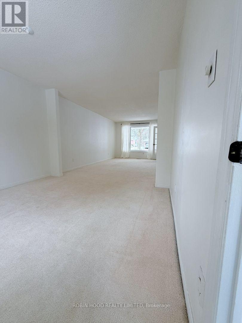 42 Hands Drive, Guelph (Kortright East), Ontario  N1G 3H3 - Photo 7 - X12852412