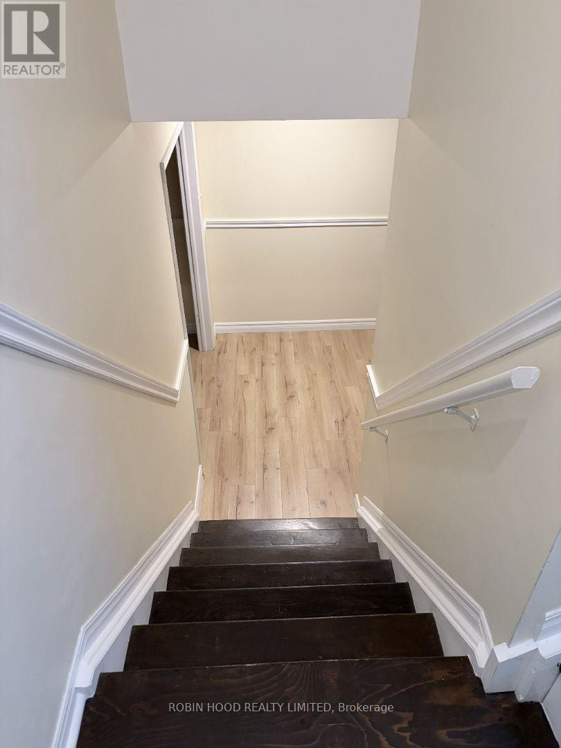 42 Hands Drive, Guelph (Kortright East), Ontario  N1G 3H3 - Photo 9 - X12852412