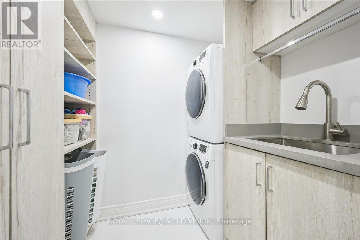 181 Clendenan Avenue, Toronto (High Park North), Ontario  M6P 2W9 - Photo 37 - W12852338