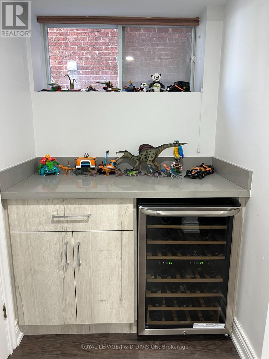 181 Clendenan Avenue, Toronto (High Park North), Ontario  M6P 2W9 - Photo 31 - W12852338