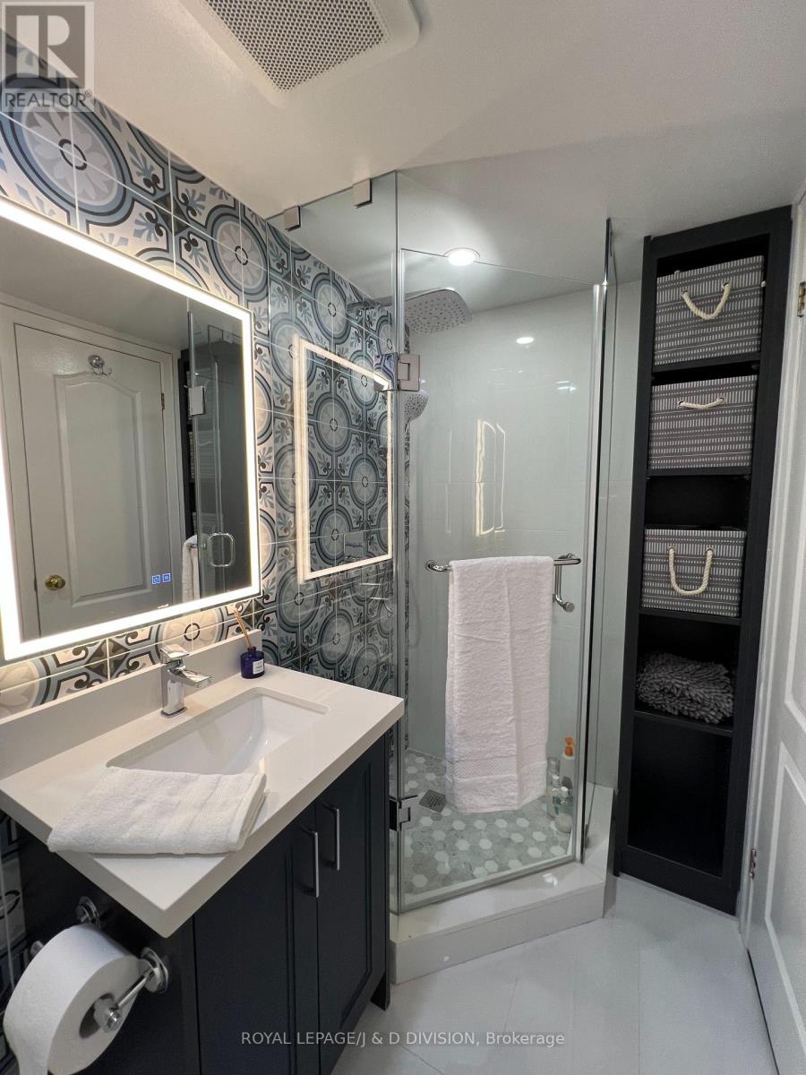 181 Clendenan Avenue, Toronto (High Park North), Ontario  M6P 2W9 - Photo 35 - W12852338