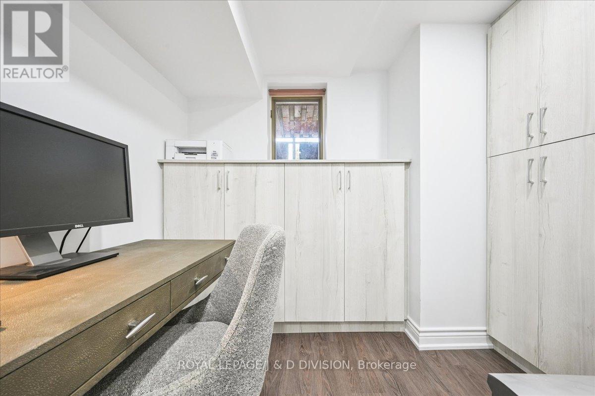 181 Clendenan Avenue, Toronto (High Park North), Ontario  M6P 2W9 - Photo 33 - W12852338