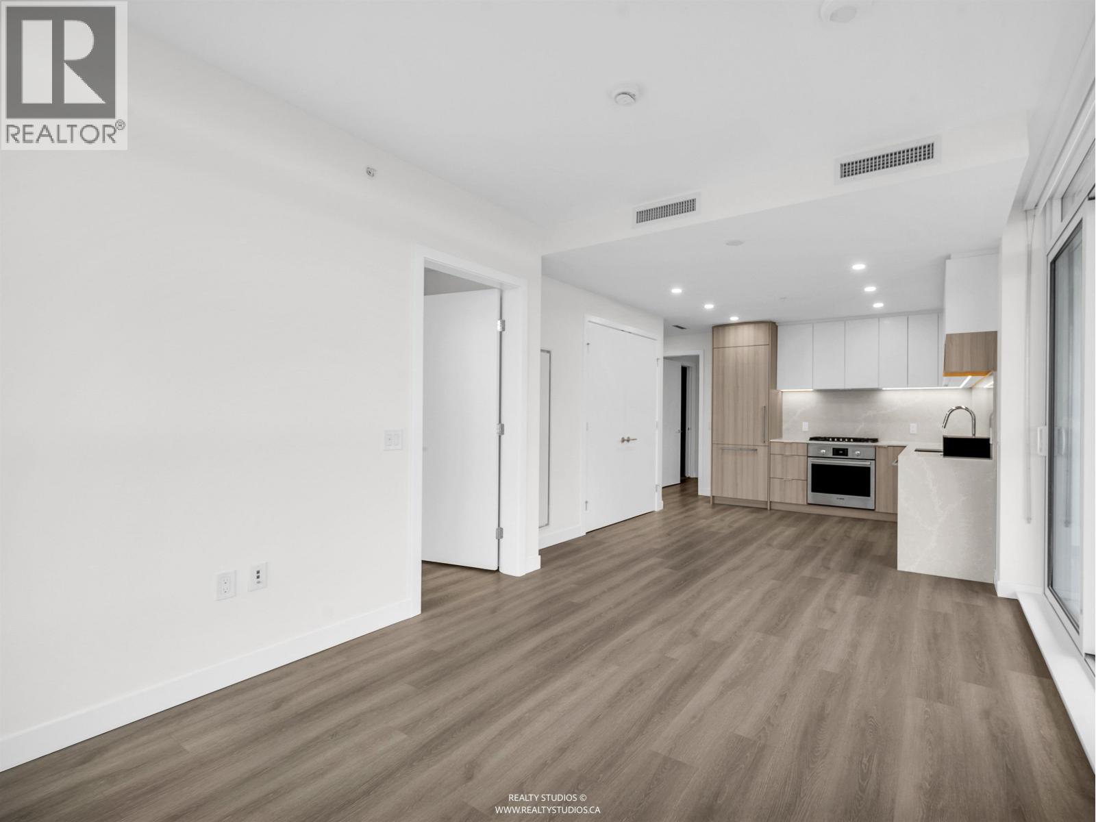 3501 6075 Wilson Avenue, Burnaby, British Columbia  V5H 2R5 - Photo 2 - R3096877