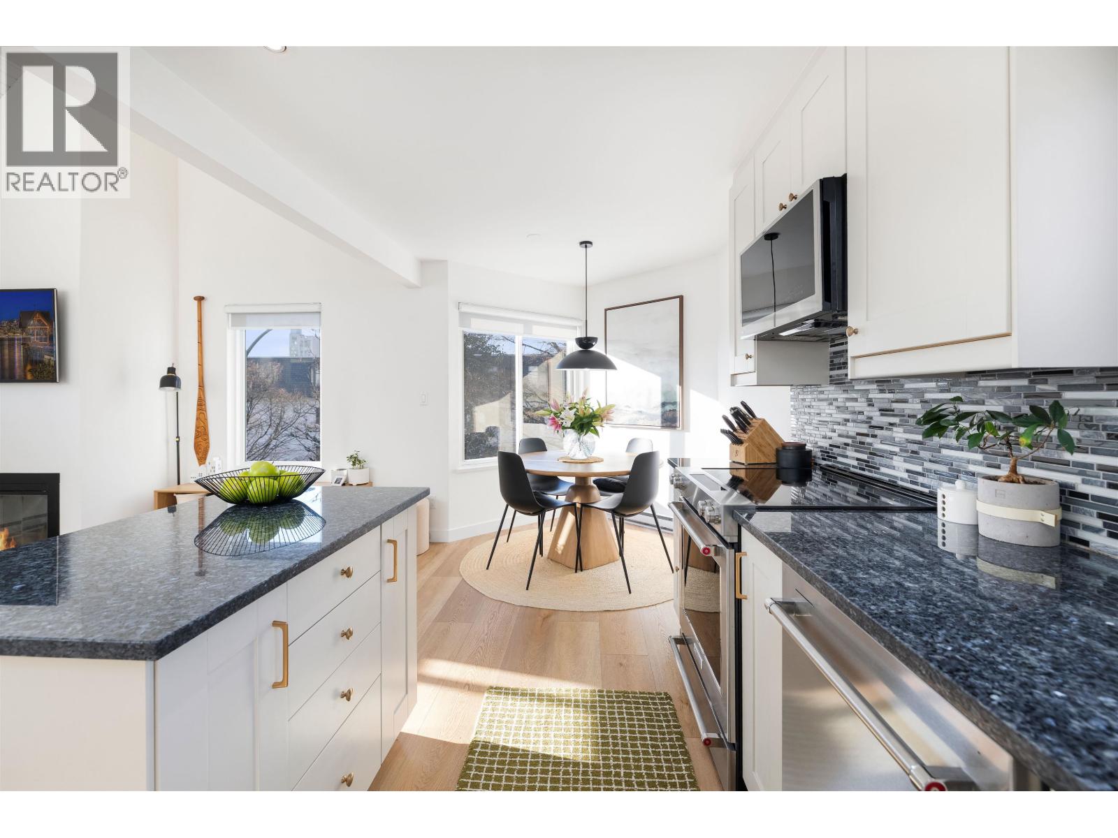 416 St. Georges Avenue, North Vancouver, British Columbia  V7L 3H1 - Photo 8 - R3092991