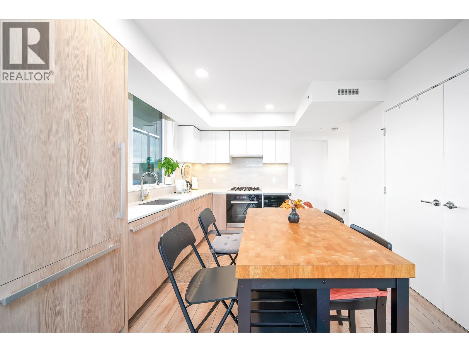 909 6633 Buswell Street, Richmond, British Columbia  V6Y 0M3 - Photo 3 - R3060041