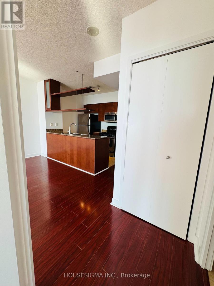 2810 - 35 Mariner Terrace, Toronto (Waterfront Communities), Ontario  M5V 3V9 - Photo 6 - C12852466