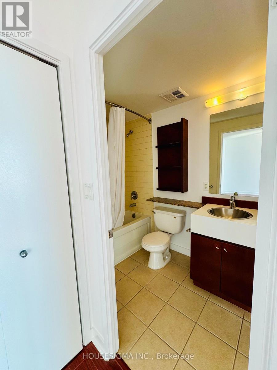 2810 - 35 Mariner Terrace, Toronto (Waterfront Communities), Ontario  M5V 3V9 - Photo 7 - C12852466