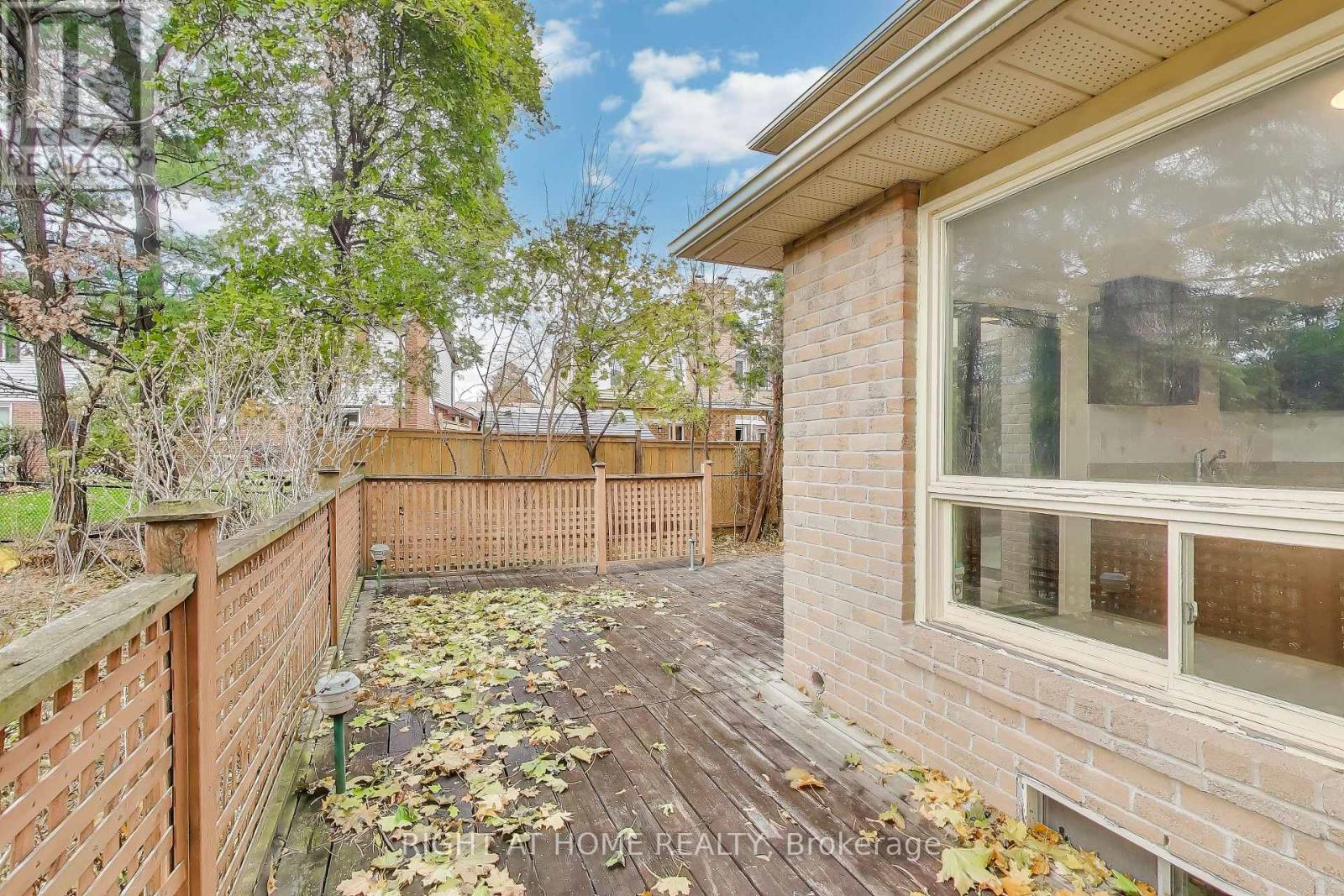 2436 Folkway Drive, Mississauga (Erin Mills), Ontario  L5L 3N3 - Photo 36 - W12852462