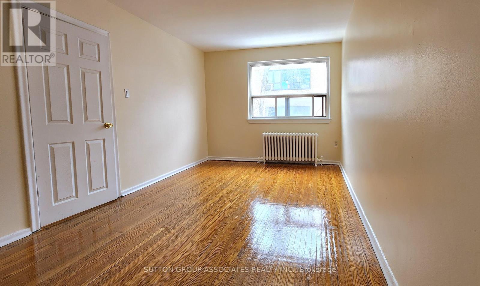 1 Greenbrook Drive, Toronto (Beechborough-Greenbrook), Ontario  M6M 2J8 - Photo 16 - W12852468